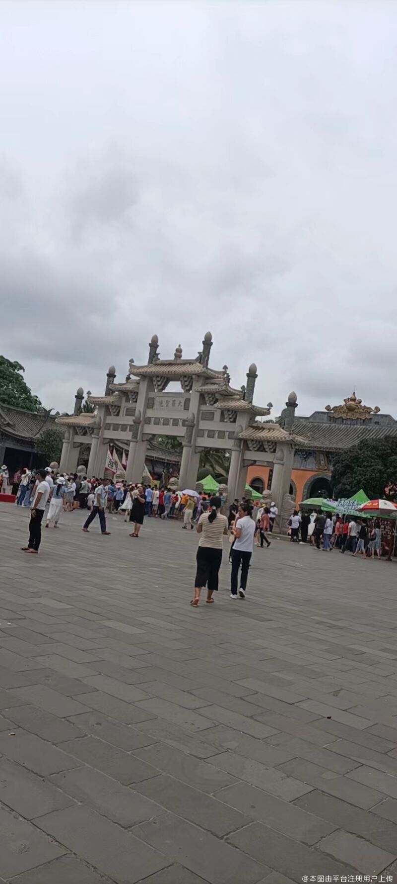 斟满千杯思